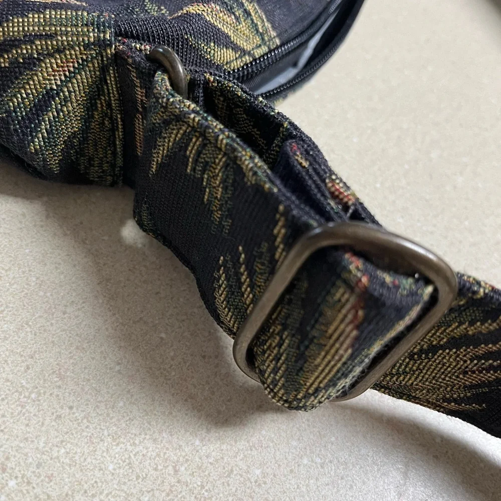 Ameribag Floral Tapestry Sling Bag healthy back bag - Picture 6 of 7